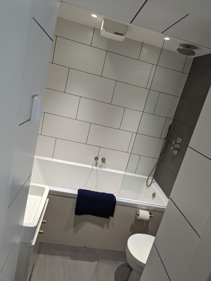 Basement Apartment In Central Бат Екстер'єр фото
