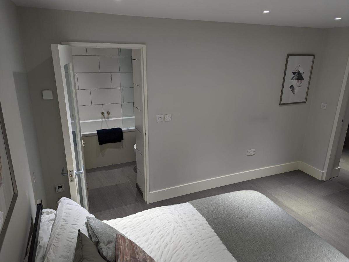 Basement Apartment In Central Бат Екстер'єр фото
